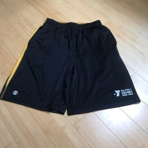 Adult Holloway basketball shorts, Sz. M